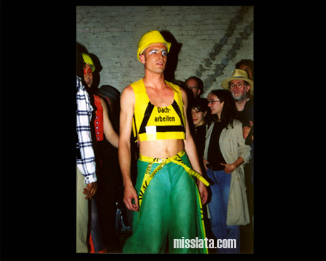 &copy; Miss Lata :: Recycling Artist :: Workshops :: Shows :: Costumes :: Accesories